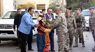 2'nci Ordu Komutanı Orgeneral Temel'e Zeytin Dalı ile Karşılama