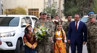 Orgeneral Temel'i Zeytin Dalıyla Karşıladılar