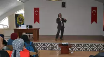 Kulu'da 'Bilinçli Aile, Duyarlı Gençlik' Konulu Konferans