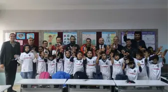 Beşiktaş'tan Gaziantep'teki Öğrencilere Forma