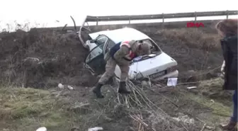 Sivas Şarampole Uçan Otomobilin Sürücüsü Ağır Yaralandı