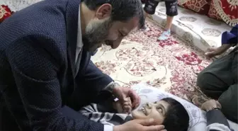 Başkan Gür'ün Çocuk Sevgisi