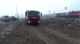 Sivas'ta Yolcu Treni ile Yük Treni Çarpıştı: 14 Yaralı