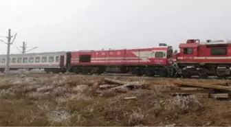 Sivas'ta Yolcu Treni ile Yük Treni Çarpıştı: 14 Yaralı