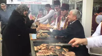 Öğretmenler Balık Ekmek Yedi, Halay Çekti