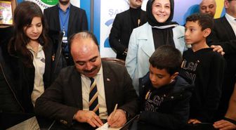 Nihat Çiftçi Kitapseverlerle Buluştu