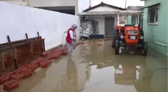 Sağanak Su Baskınlarına Sebep Oldu