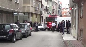 Araçlar Yüzünden Sokağa Giremeyen İtfaiye Ekipleri Yürüyerek Yangın Yerine Gitti