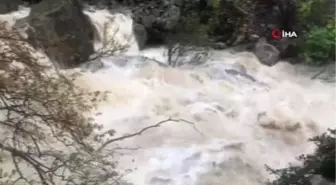 Dünyaca Ünlü Altınbeşik Mağarası Taştı