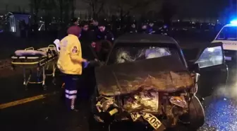 Başkent'te Hırsız-polis Kovalamacası Kazayla Bitti: 1'i Polis, 2 Yaralı