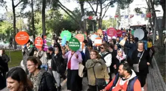 İzmir'de Engelliler Hakları İçin Yürüdü