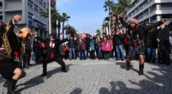 Zeybek Oynayarak Büyükşehir Adaylığını Açıkladı