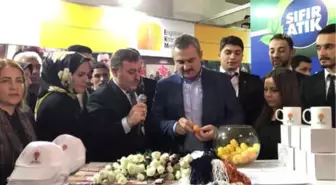 AK Parti İstanbul İl Başkanlığı Engellileri Tekerlekli Sandalyeye Kavuşturdu