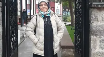 Üzerine Yıkılan Demir Kapı, Genç Kızın Sonu Oldu