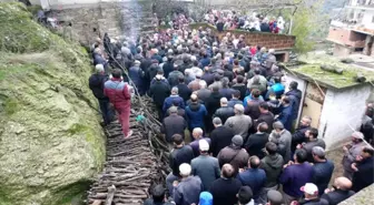 Trafik Kazasında Hayatını Kaybeden Güllü Hafız'ı Son Yolculuğuna Uğurlandı