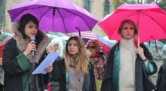 Seçme ve Seçilme Haklarını Kutlamak İçin Toplandılar