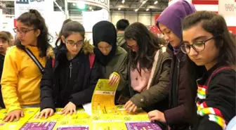 Simurg Öğrencileri Kitap Fuarında Yazarlarla Buluştu