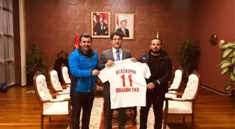 Bilecikspor'dan Rektör Taş'a Teşekkür Ziyareti