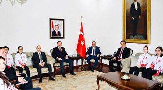 Şampiyonlardan Vali Toprak Ve Müdür Yaman'a Ziyaret