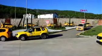 Muğla Yeni Terminal Hizmete Girdi, Taksi Esnafı Karıştı
