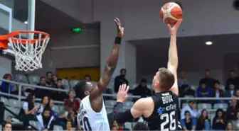 Beşiktaş Sompo Japan: 81 - Darüşşafaka Tekfen: 72