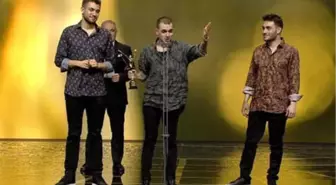 Altın Kelebek'te 'En İyi Çıkış Yapan' Ödülü'nü Rapçi Ezhel, Aldı