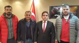 Güreşçilerden Kaymakam Kaya'ya Ziyaret