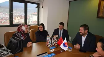 Kula'dan Sındırgı'ya Hanımeli Uzandı