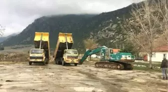 Çardak'da Gölet Temizleme Çalışması