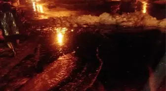 Petrol Boru Hattına Yıldırım Düştü, Bir Mahalle Boşaltıldı