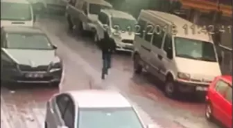 Sultangazi'de İki Kişiyi Yaralayan Saldırgan Yakalandı; Kaçış Anı Kamerada