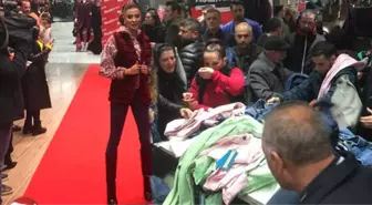 Ünlülerin Açılışına Katıldığı Mağazada 1 TL'ye Satılan Pantolonlar İzdihama Neden Oldu