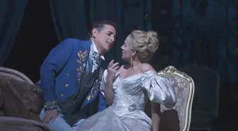 New York Yeniden 'La Traviata' Operasının Büyüsü Altında