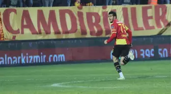 Yırtık Çorap Modasına, Göztepeli Tayfur Bingöl de Katıldı