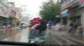 Adana Kasalı Motosiklette 11 Kişiyle Yolculuk