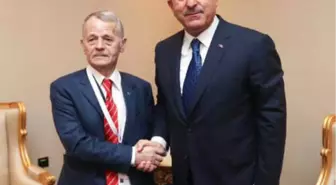 Çavuşoğlu, Doha'da Kırım Tatar Türklerinin Lideri Mustafa Kırımoğlu ile Görüştü