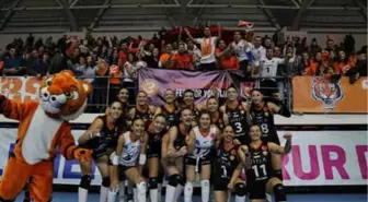 Eczacıbaşı Vitra - Vakıfbank: 3-1