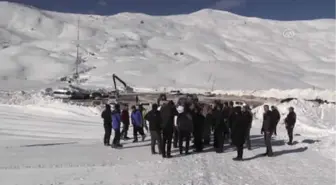 Hakkari'de Kayak Sezonu Açıldı