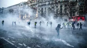 Sarı Yelekliler: Fransa'da Sokaklara Çıkan Eylemcilerin Sayısı Yarıya Düştü