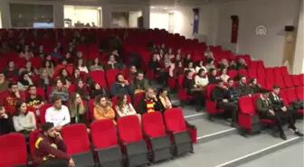 Sosyal Medya İnsanları Narsistleştiriyor'