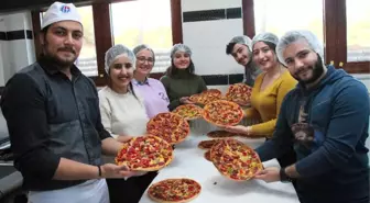 Gaün'lü Öğrenciler İlkokul Öğrencilerine Pizza Yaptı