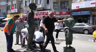 Kadıköy'de Avanak Avni Heykeli Çalındı.