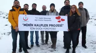 Doktorlar 'Minik Kalpler Projesi'ni Tanıtmak İçin Yürüdü