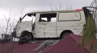 Amasya Hurdaya Vermeye Gönlü Razı Olmadı, Minibüsünü Ofisin Çatısına Koydu