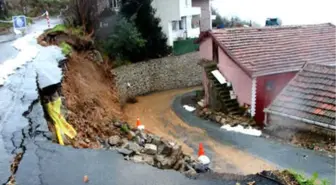 Sarıyer'de İstinat Duvarı Çöktü