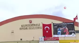 Türkiye Büyük Erkekler Ferdi Boks Şampiyonası Devam Ediyor