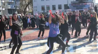 Manavgat'ta Kadına Şiddete Zumbalı Protesto