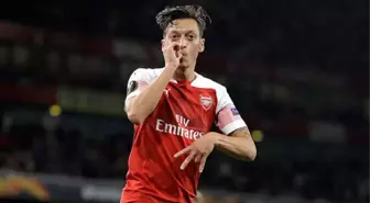 Arsenal, Mesut Özil ile Yollarını Ayırmayı Düşünüyor