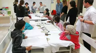 Göçmen Çocukların Tarifsiz Mutluluğu