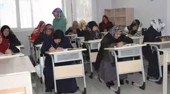 Özalp'te Okuma Yazma Kursuna İlgi